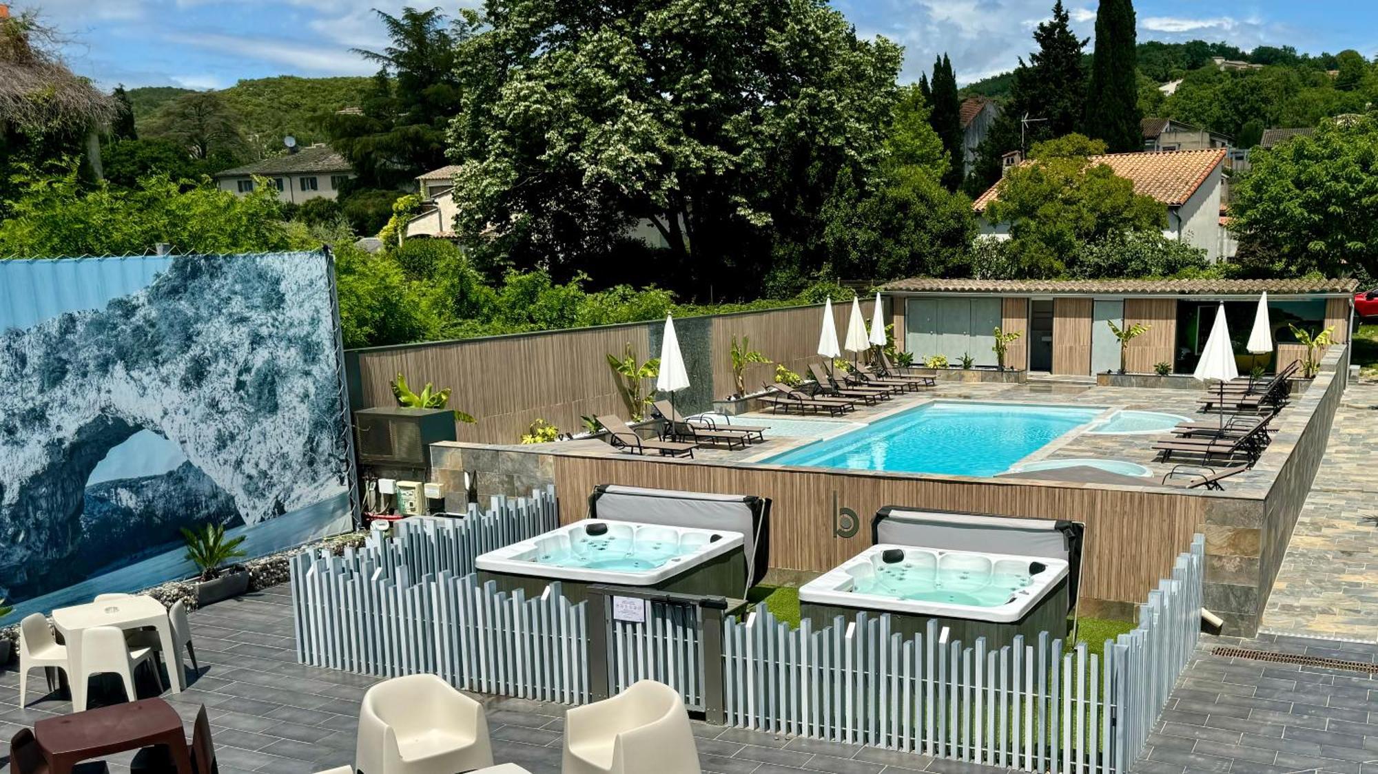 Hotel Logis Restaurant Bellevue 3*